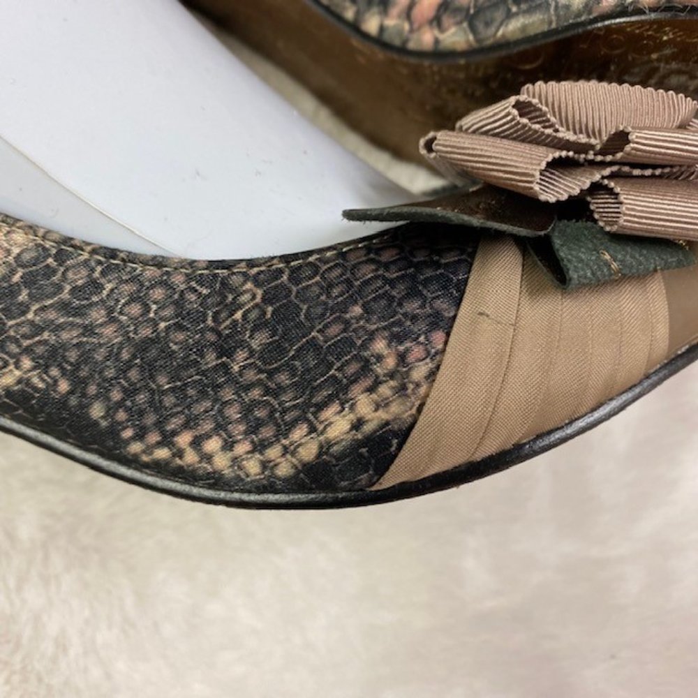 Beverly Feldman VINTAGE Patent Faux Snakeskin Rosette Slingback Heels, size 8.5 - Picture 7 of 16